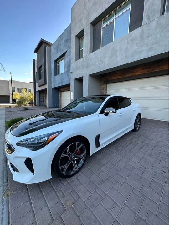 2020 Kia Stinger GT - Image 8 of 9