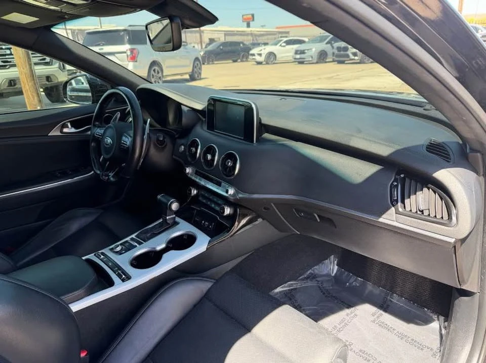 2020 Kia Stinger GT - Image 16 of 20