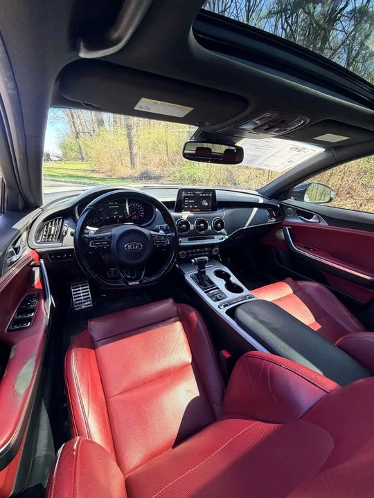 2020 Kia Stinger GT - Image 6 of 8