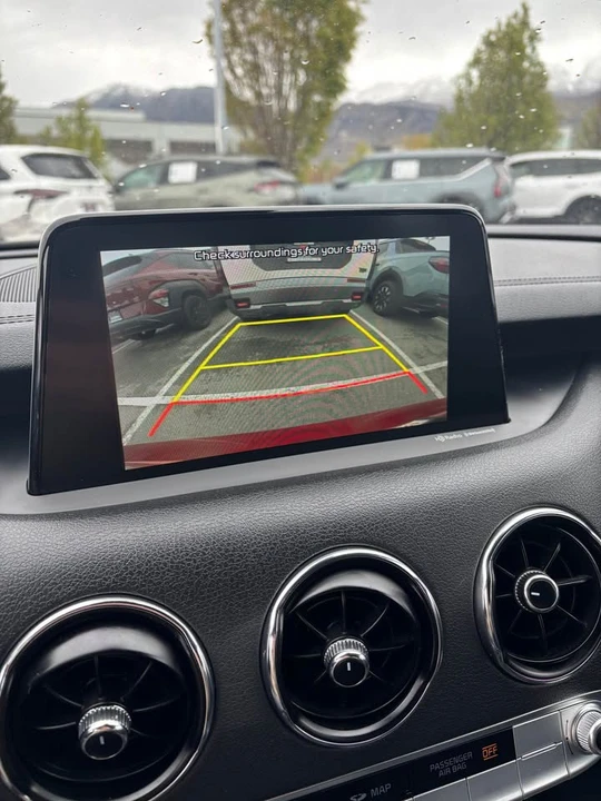 2020 Kia Stinger - Image 15 of 18