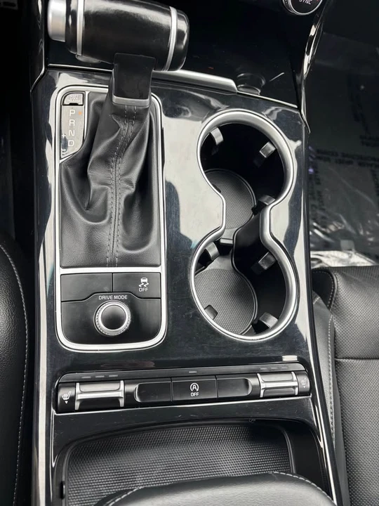 2020 Kia Stinger - Image 13 of 18