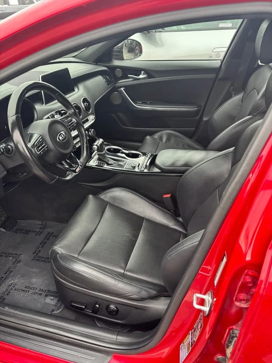2020 Kia Stinger - Image 9 of 18