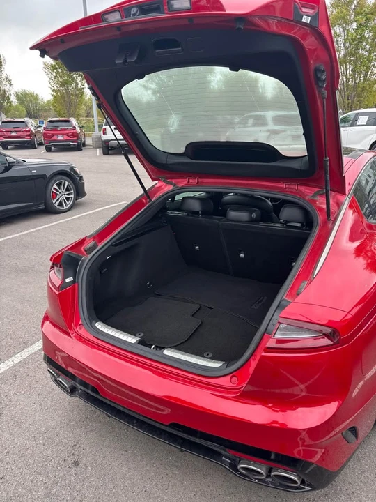 2020 Kia Stinger - Image 6 of 18