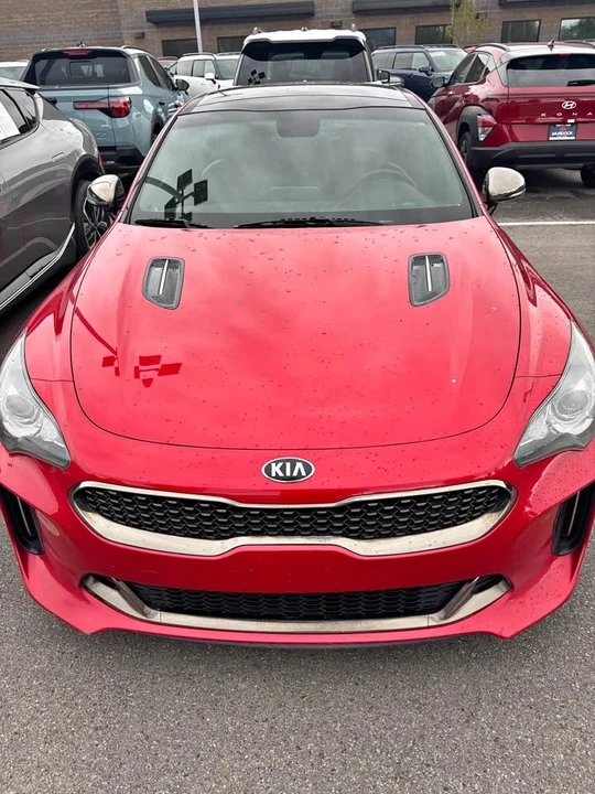 2020 Kia Stinger - Image 2 of 18