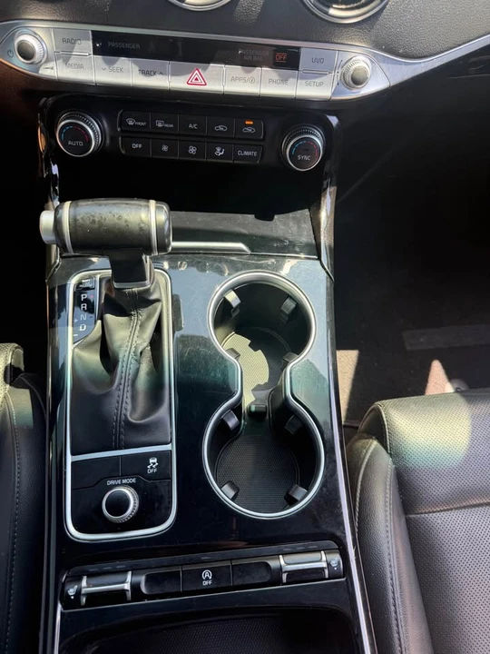 2020 Kia Stinger - Image 13 of 16