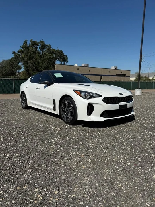 2020 Kia Stinger - Image 2 of 12