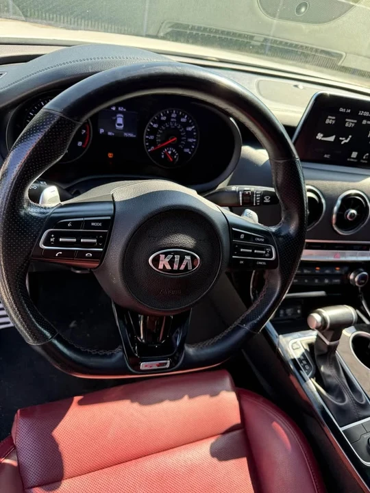 2020 Kia Stinger - Image 4 of 12