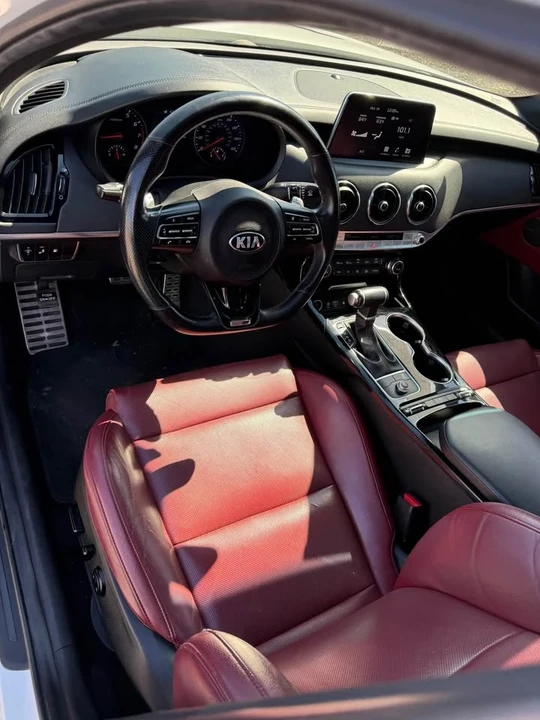 2020 Kia Stinger - Image 6 of 12
