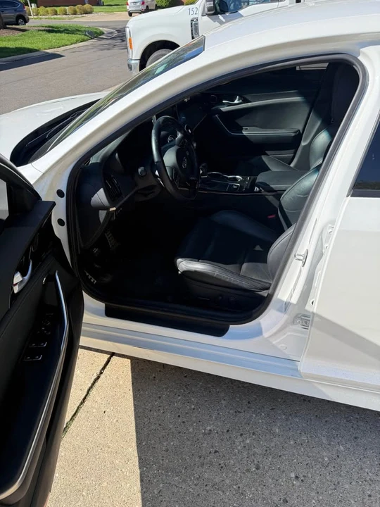 2020 Kia Stinger - Image 9 of 10