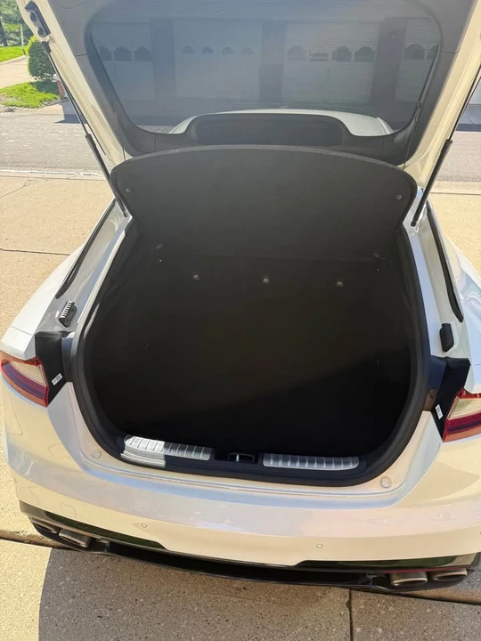 2020 Kia Stinger - Image 6 of 10