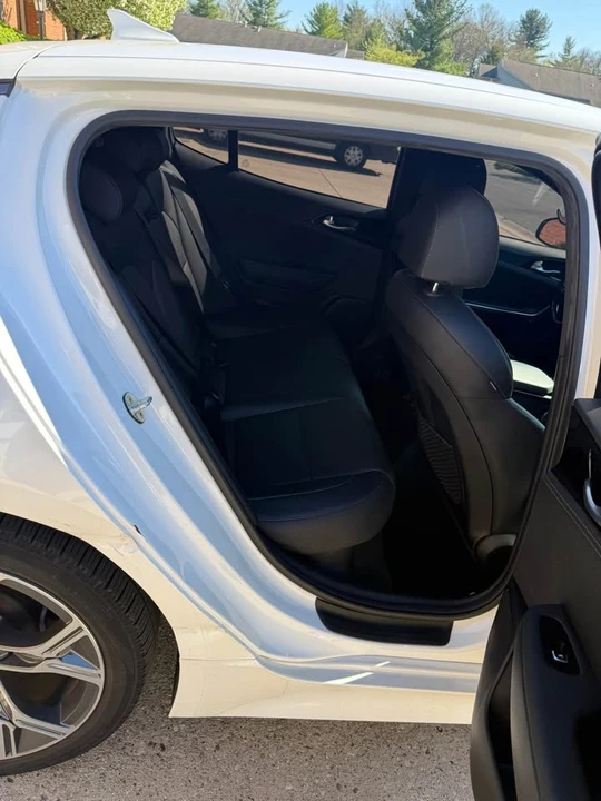 2020 Kia Stinger - Image 8 of 10