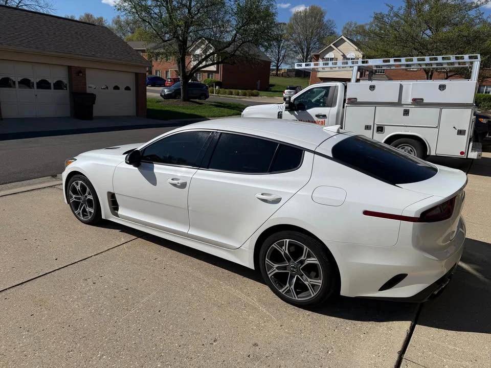 2020 Kia Stinger - Image 2 of 10