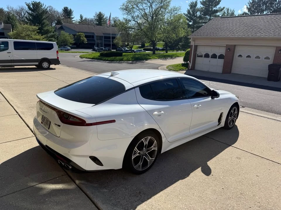 2020 Kia Stinger - Image 3 of 10