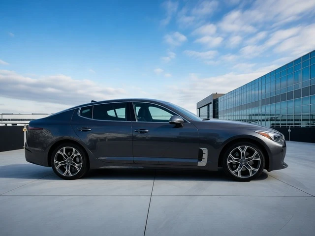 2020 Kia Stinger - Image 9 of 20