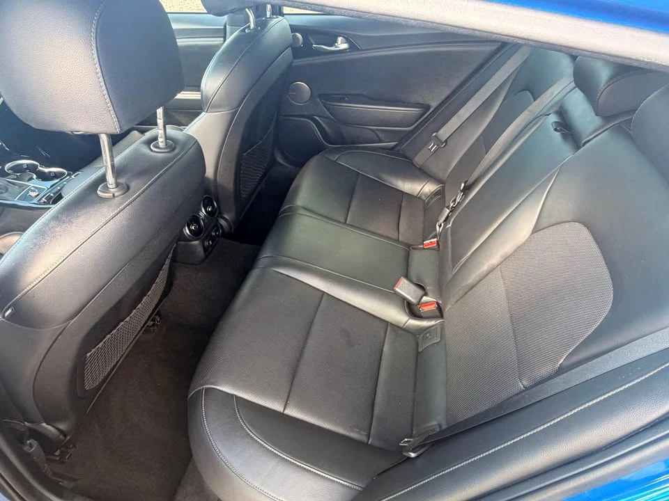 2020 Kia Stinger - Image 7 of 10