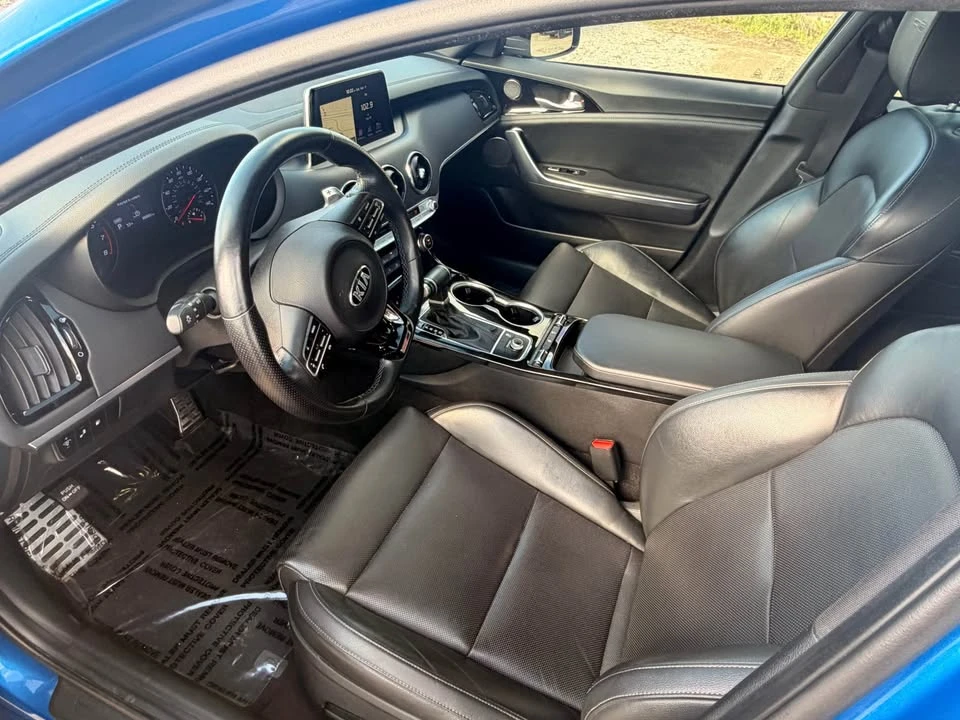 2020 Kia Stinger - Image 8 of 10