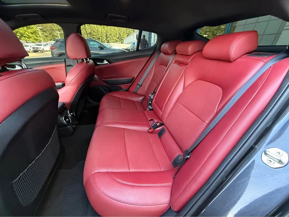 2020 Kia Stinger - Image 12 of 13
