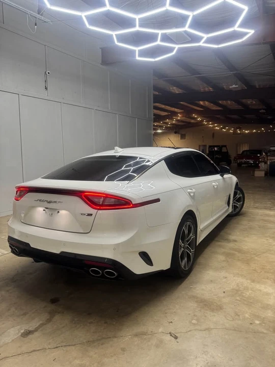2020 Kia Stinger - Image 3 of 18