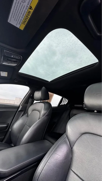 2020 Kia Stinger - Image 12 of 15