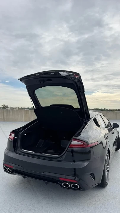 2020 Kia Stinger - Image 8 of 15