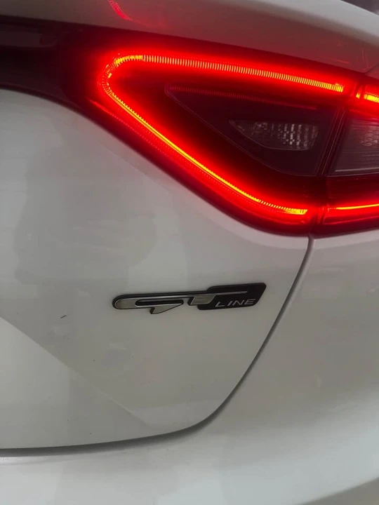 2020 Kia Stinger - Image 5 of 18