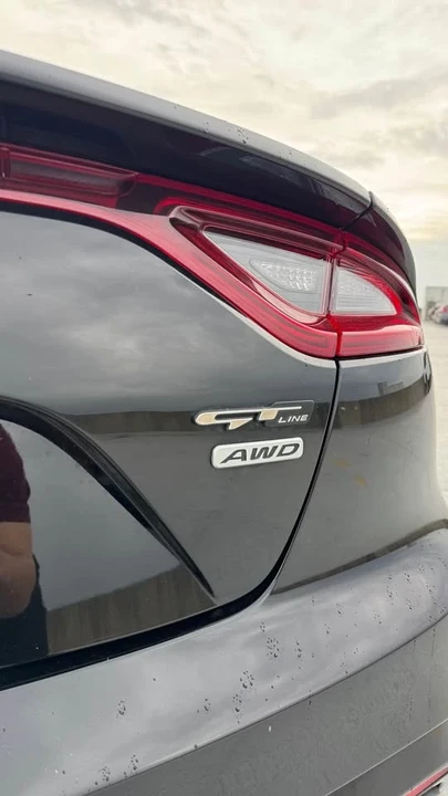 2020 Kia Stinger - Image 7 of 15