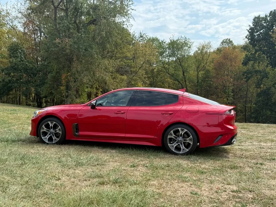 2020 Kia Stinger - Image 2 of 5