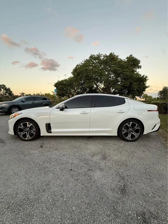 2020 Kia Stinger - Image 4 of 14