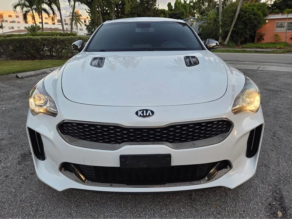 2020 Kia Stinger - Image 2 of 12