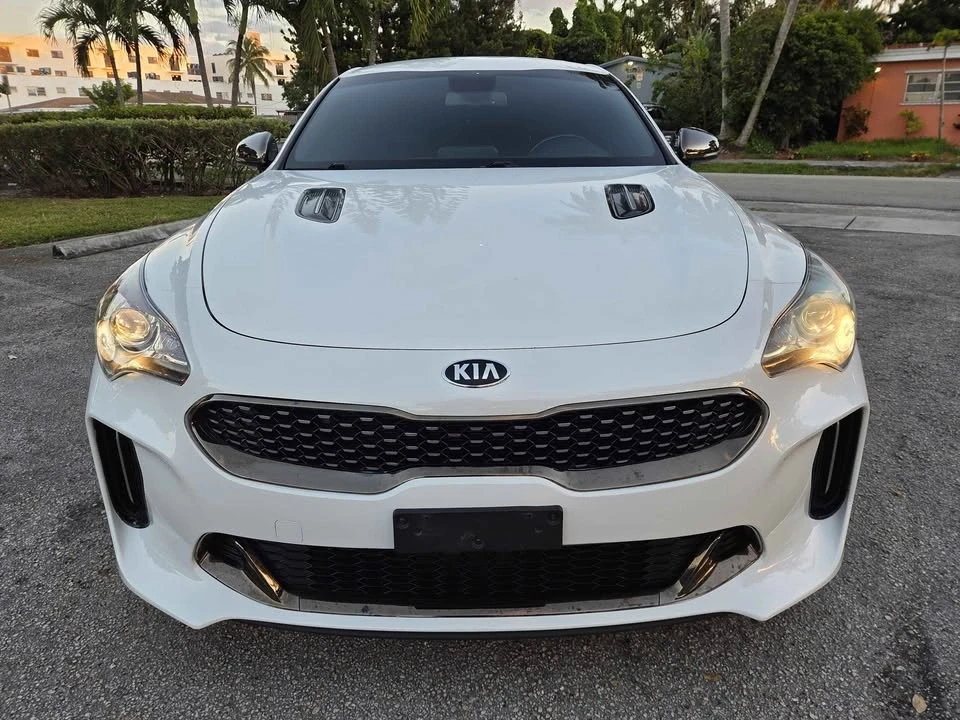 2020 Kia Stinger - Image 2 of 11