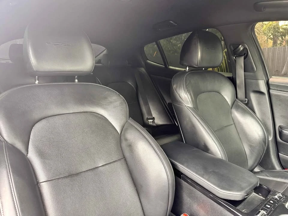 2020 Kia Stinger - Image 17 of 18
