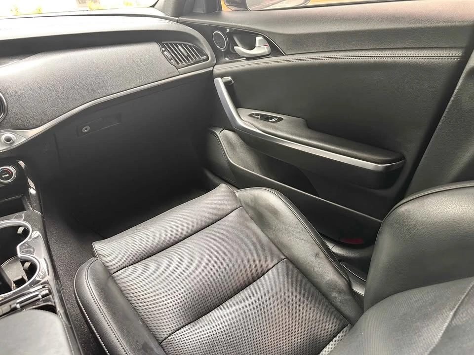 2020 Kia Stinger - Image 7 of 18