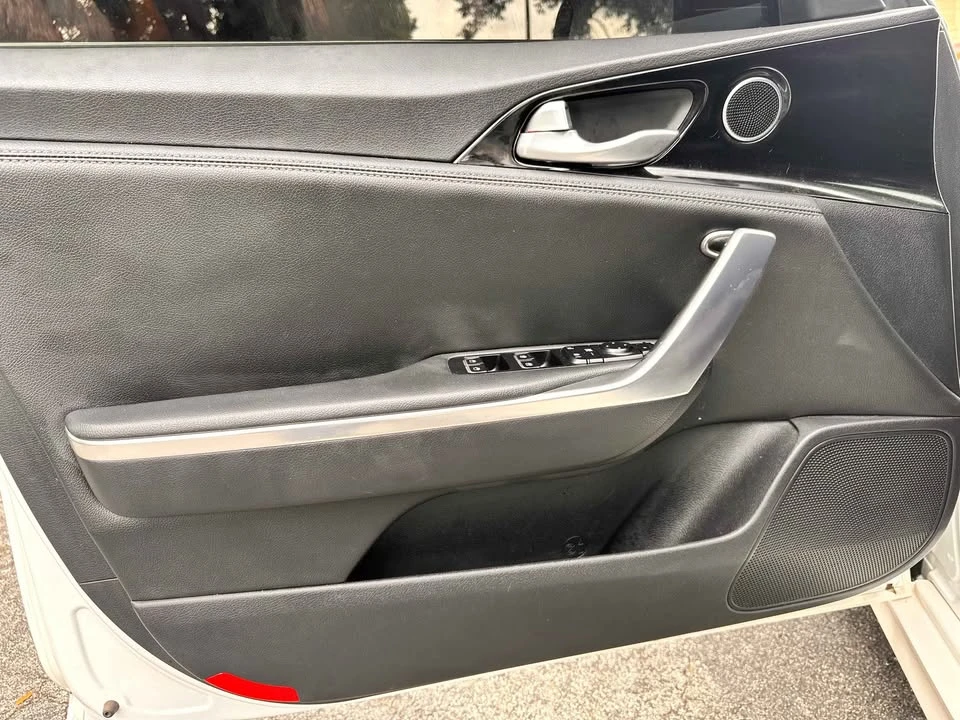 2020 Kia Stinger - Image 4 of 18