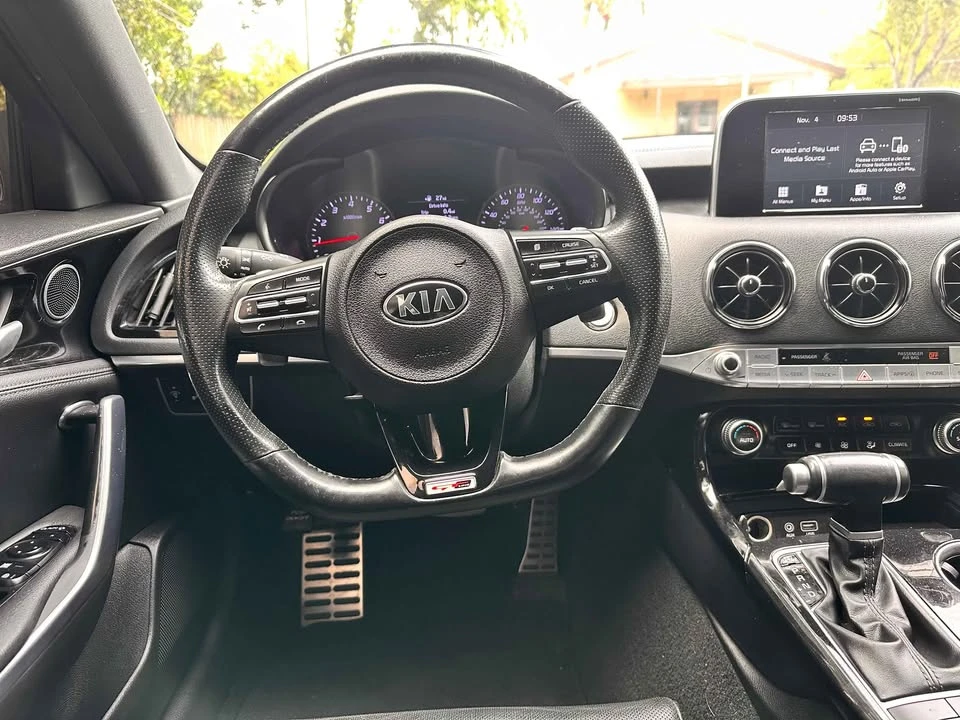 2020 Kia Stinger - Image 13 of 18