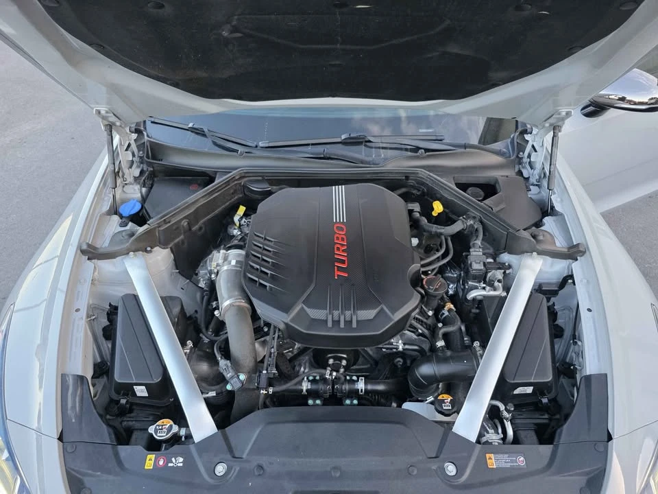 2020 Kia Stinger - Image 18 of 19