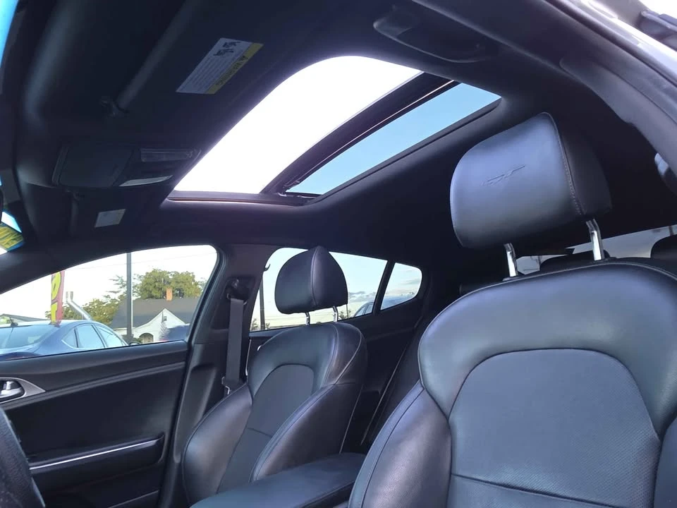 2020 Kia Stinger - Image 10 of 19
