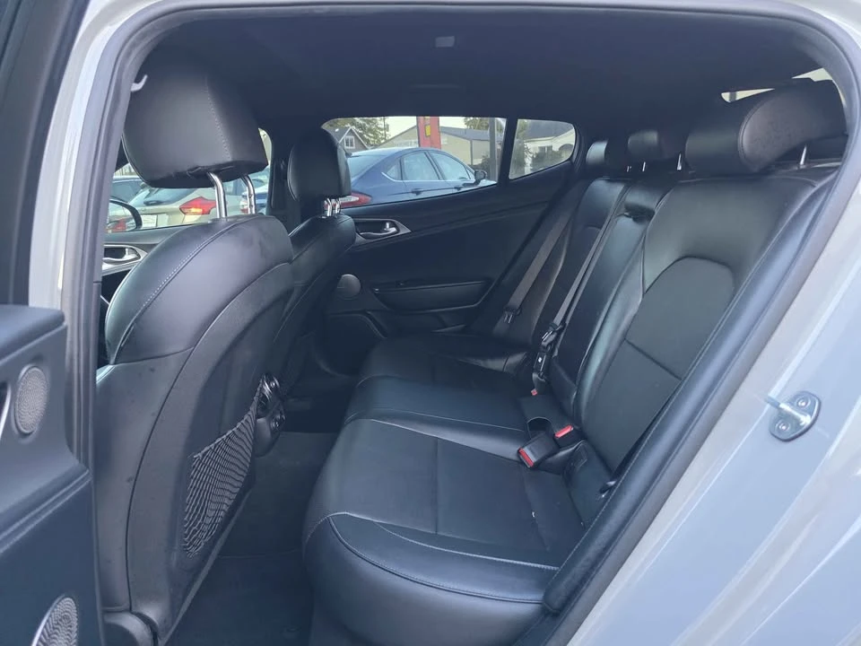 2020 Kia Stinger - Image 8 of 19