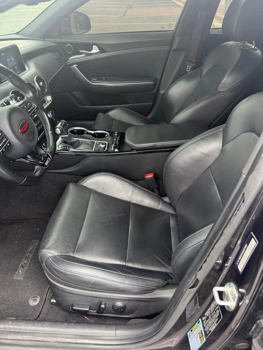 2020 Kia Stinger - Image 15 of 19