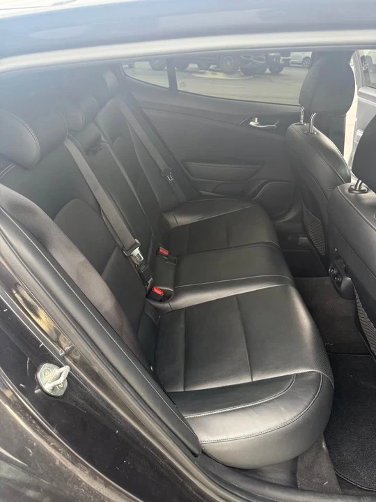 2020 Kia Stinger - Image 18 of 19