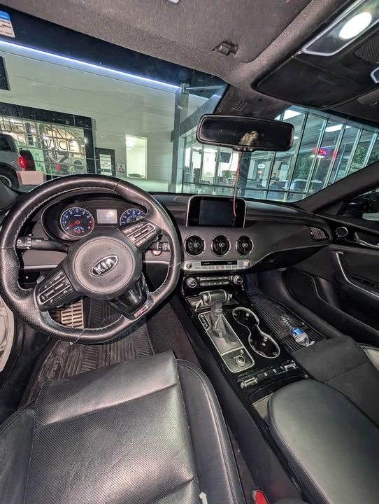 2020 Kia Stinger - Image 4 of 5