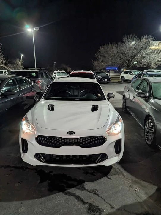 2020 Kia Stinger - Image 2 of 5