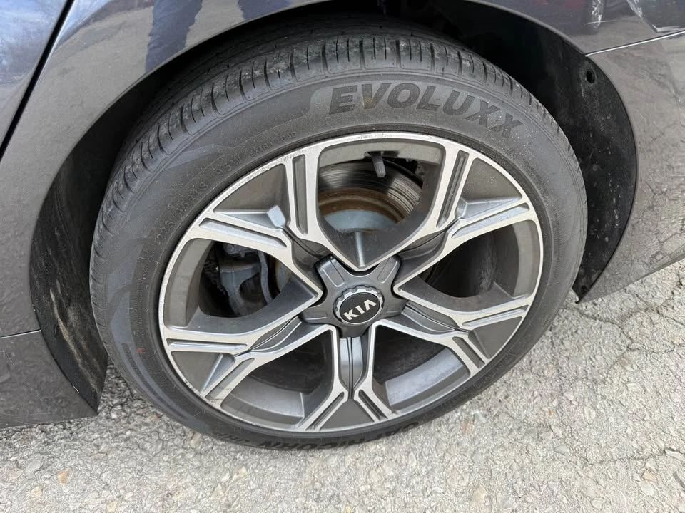 2020 Kia Stinger - Image 15 of 16