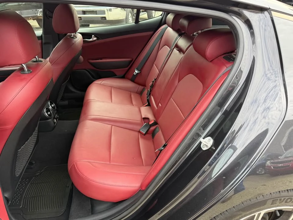 2020 Kia Stinger - Image 8 of 16
