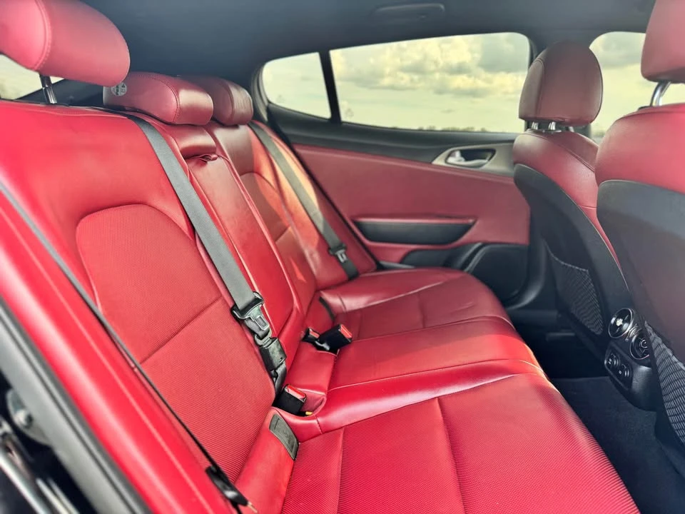 2020 Kia Stinger - Image 7 of 11