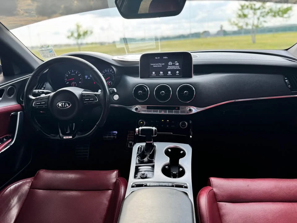 2020 Kia Stinger - Image 8 of 11