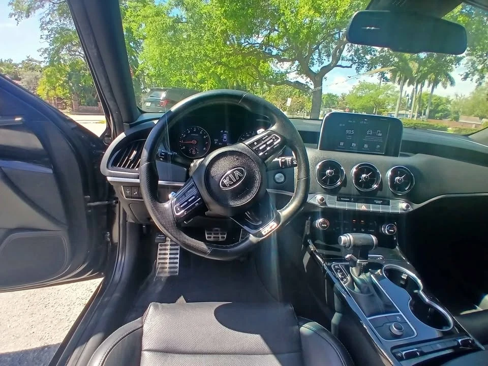 2020 Kia Stinger - Image 12 of 14