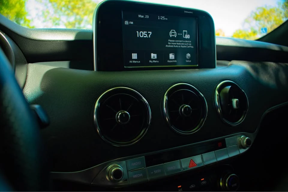 2020 Kia Stinger - Image 15 of 19