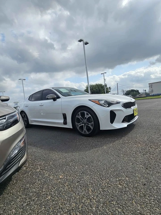 2020 Kia Stinger - Image 2 of 10