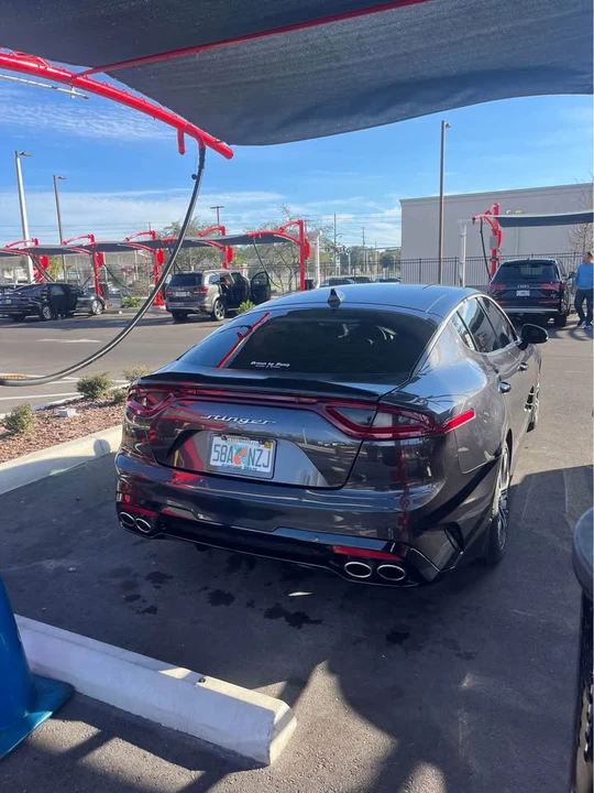 2020 Kia Stinger - Image 11 of 14