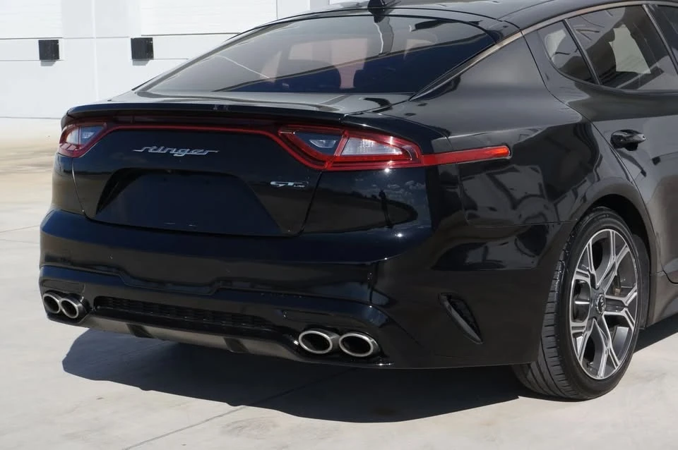 2020 Kia Stinger - Image 15 of 19